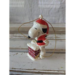 United feature Snoopy chimney Santa ornament Xmas
